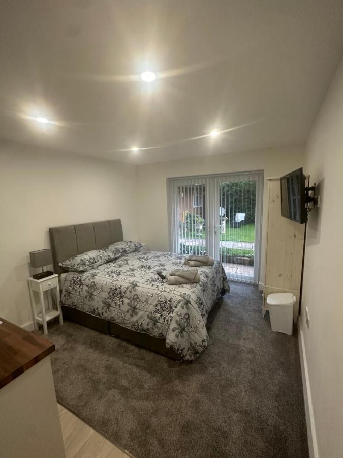 Selborne Studios Off Road Gated Parking Coventry Dış mekan fotoğraf