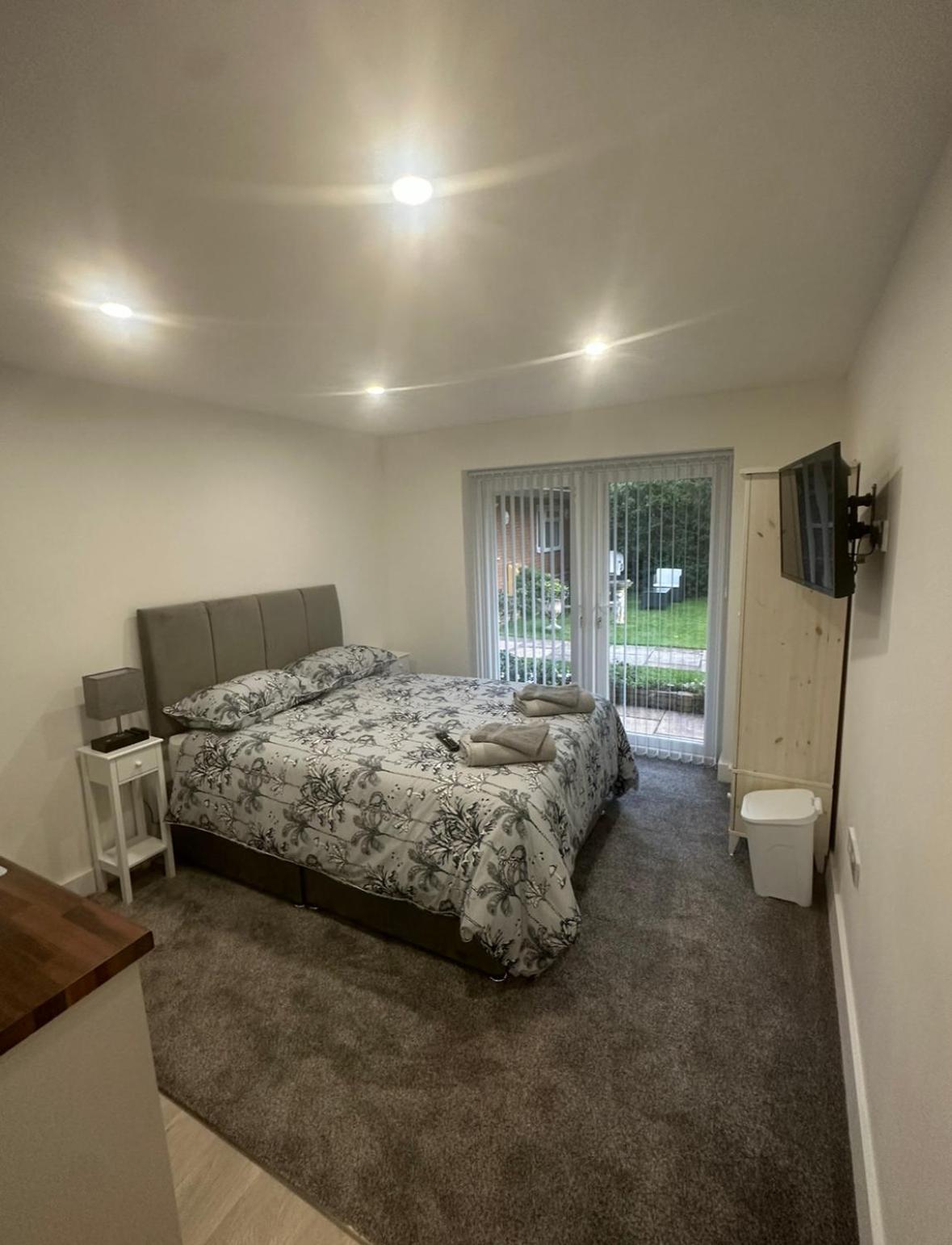 Selborne Studios Off Road Gated Parking Coventry Dış mekan fotoğraf